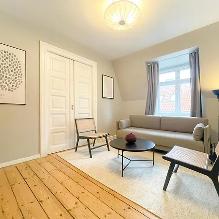 Apartment Rustic & Cozy 2br In Heart Of Cph By Stroget *